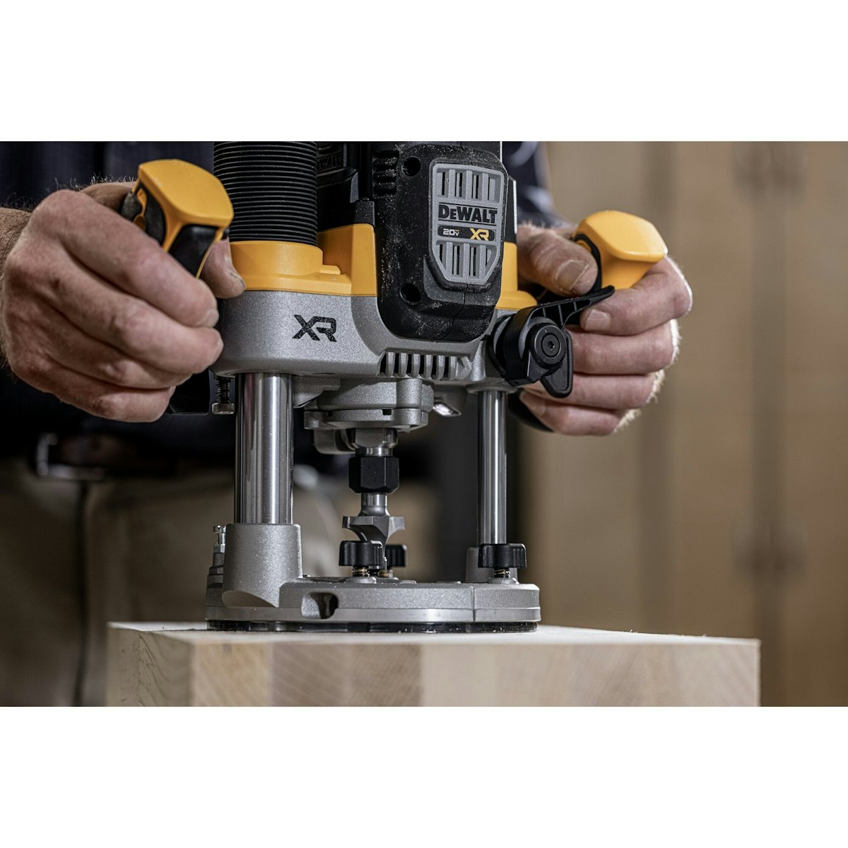 DEWALT Releases 20V MAX Cordless Plunge Router From DEWALT For Construction Pros