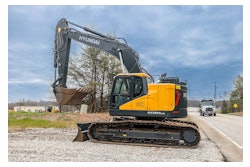 The compact-radius design allows the HX355A LCR to perform a multitude of jobs within confined areas typically reserved for smaller machines.