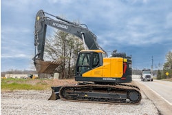 The compact-radius design allows the HX355A LCR to perform a multitude of jobs within confined areas typically reserved for smaller machines.