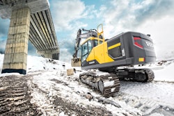 Operators should clean machines—tracks, undercarriage, driveline, articulation joints and steer cylinder—daily.