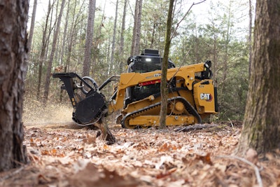 トレーラー　CAT Caterpillar Announces 8 New Track Loaders and Skid Steers