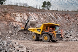 The R60 has a body volume of 47 yd3 (36 m3), allowing the machine to be used with Volvo’s EC950 crawler excavator and L350H wheel loader.
