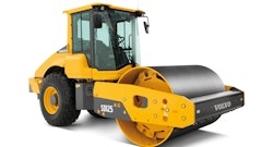 The 12-ton SD125 soil compactor is the largest model in the Volvo soil compaction portfolio with an 84-in. smooth-drum and operating weight of 26,565 lbs. (12,050 kg).
