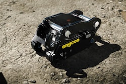 The S70 machine coupler no longer contains hoses and minimizes the risk of leakage, enabling retrofitting with EC-OIL blocks.