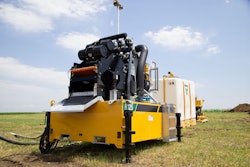 The R125 features a double screen deck and six, 4-in. (10.2-cm) long-body hydrocyclones.