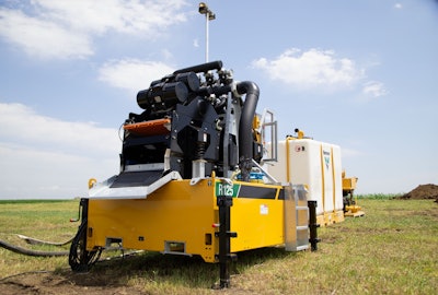 The R125 features a double screen deck and six, 4-in. (10.2-cm) long-body hydrocyclones.