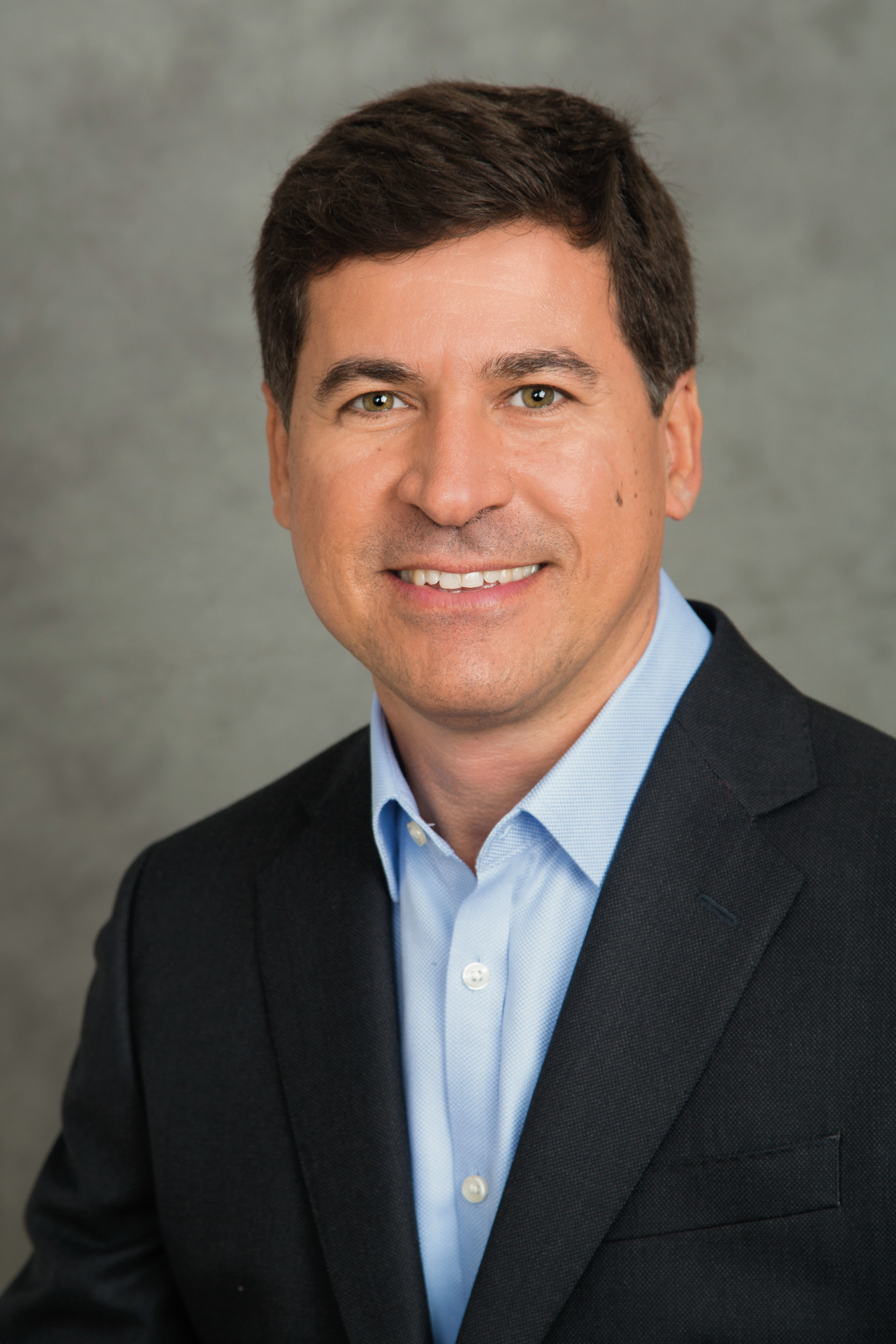 Rogerio dos Santos, Vice President of Strategy and Product Management, JLG Industries Headshot