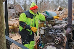 The new PolarForce Jacket offers protection from the elements and provides ample space to stow tools and work essentials. PolarForce Jacket - high-visibility lime.