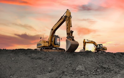 The flexibility of short-term leases and equipment rental opportunities can help organizations take advantage of higher inventory levels and use new technology without a large payment or significant operating expense.