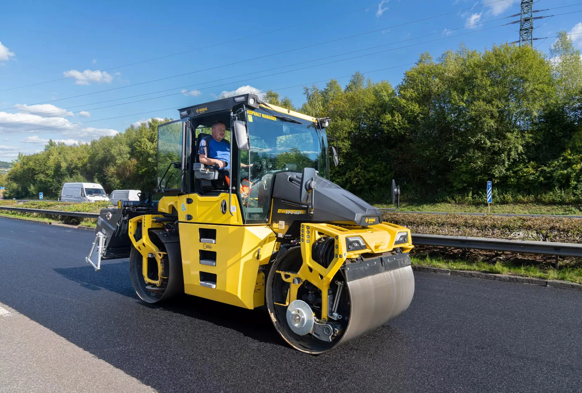 BOMAG Unveils Pivot-Steered Tandem Roller BW 174 ACP-5 From: BOMAG
