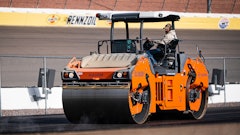 The most versatile Hamm roller: The two VIO drums of the HD+120i VIO-2 HF enable a total of nine different compaction mode combinations.