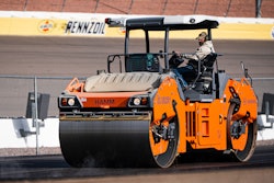 The most versatile Hamm roller: The two VIO drums of the HD+120i VIO-2 HF enable a total of nine different compaction mode combinations.