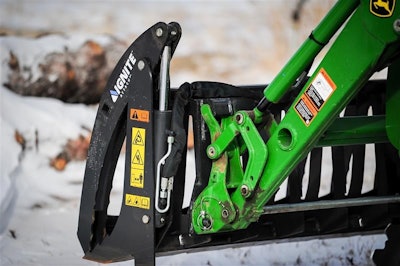 Ct Grapple Jd Close Up
