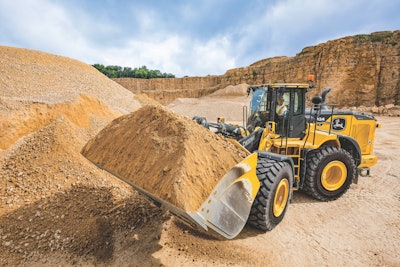 John Deere's new 824 X-Tier loader features the John Deere Electric Variable Transmission (EVT) E-Drive system. It is equipped with a JD9 diesel engine as the primary power source, however, the torque converter and traditional transmission have been replaced by the EVT system. In addition, the E-Drive component provides instant power, while simplifying operation and reducing complexity.