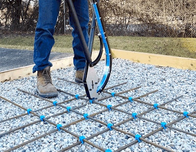 Made of hardend alloy steel and plastic composite, the PRO Snapper heavy-duty manual tool is 5.5 lbs. and allows workers to remain upright and secure rebar efficiently without bending or kneeling.