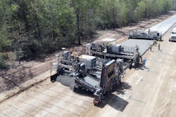 Wirtgen's SP 33 concrete pavers enable the paving of monolithic concrete profiles such as curbs and berms, rectangular profiles, and concrete safety barriers.