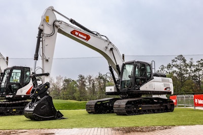 With fast cycle times, impressive digging forces and high lifting capabilities, the new conventional-tail-swing E220 and reduced-tail-swing E245 help operators confidently handle large-scale projects.