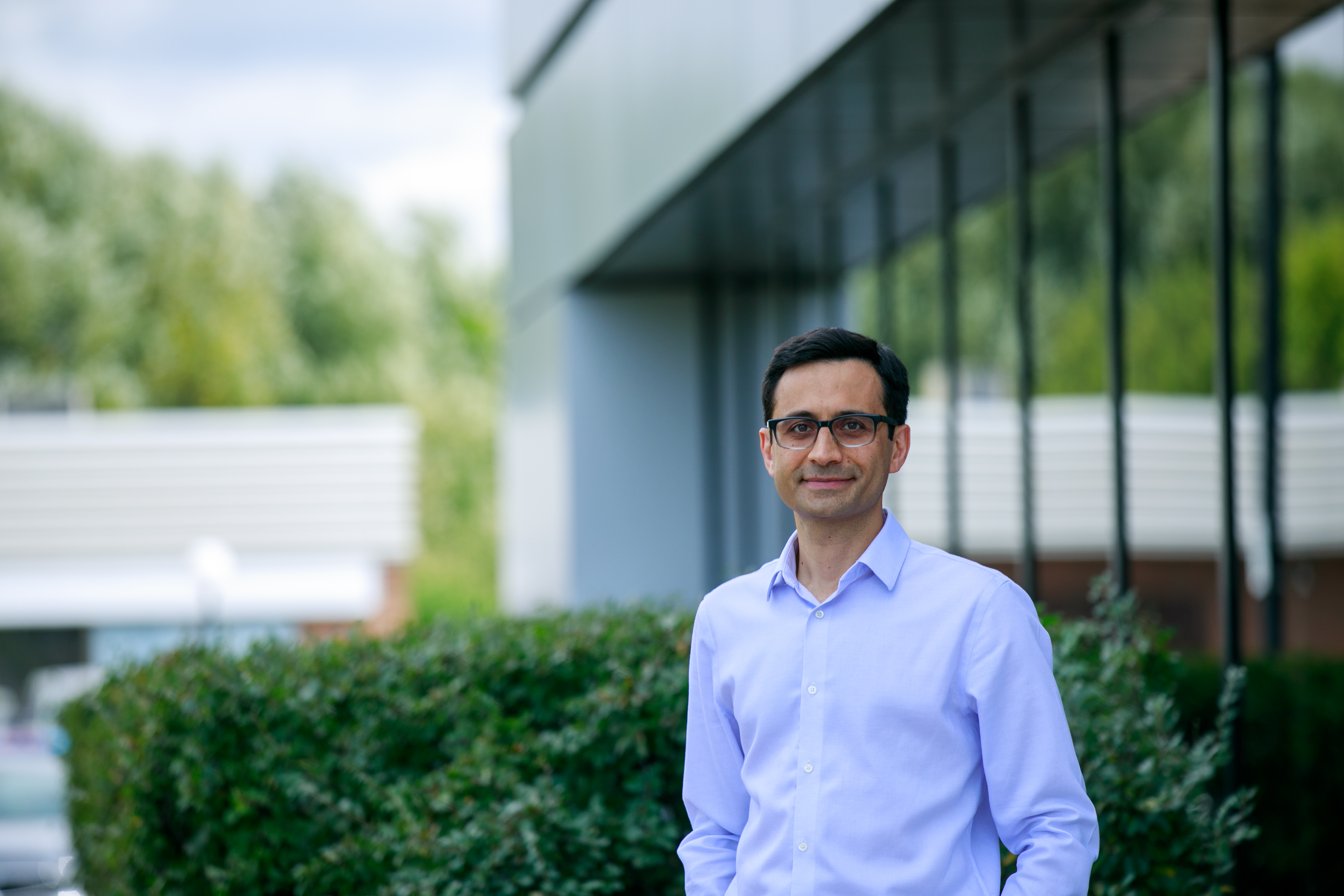 Dr. Aali Alizadeh, PhD, P.Eng. Headshot