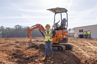 The Youngest Hitachi Operator In Training(1)