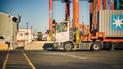 Ele Perc Port Tractor 2022 1 Y3 A2679