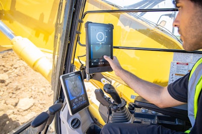 Kobelco Trimble 1