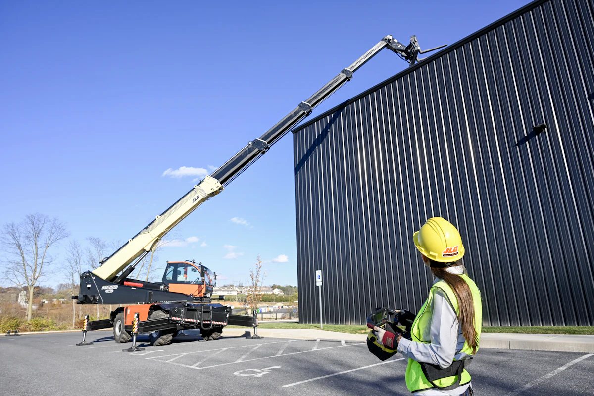 Telehandler Line Work JLG Expands Rotating Telehandler Line with New R13100 Model From: JLG ...