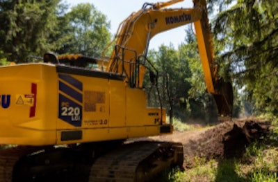 Komatsu's PC220LCi-12 excavator.