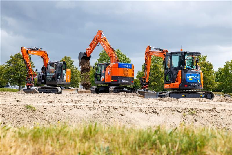 Hitachi Showcases Next-gen ZX130-7 and ZX160LC-7 Excavators From